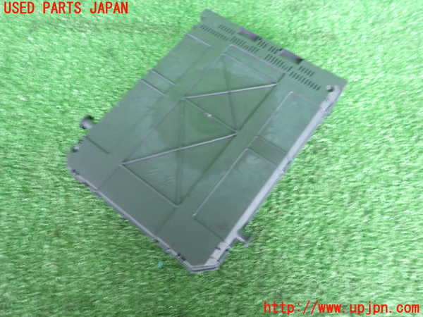 2UPJ-33776741]シトロエン・DS 3(A5C5F04)ヒューズボックス1 中古_m0002.jpg