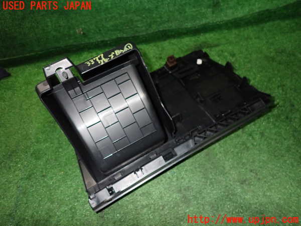 2UPJ-33777516]シトロエン・DS 3(A5C5F04)グローブボックス1 中古_m0003.jpg