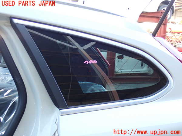 2UPJ-33781382]ボルボ・V60(FB4164T)左クォーターガラス 中古(43R-001564 M532)_m0001.jpg