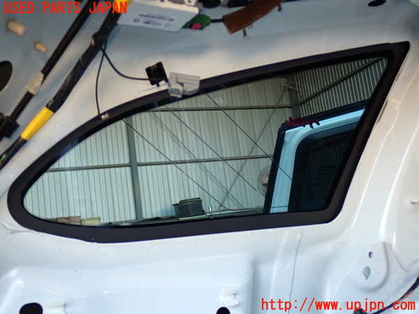 2UPJ-33781382]ボルボ・V60(FB4164T)左クォーターガラス 中古(43R-001564 M532)_m0003.jpg