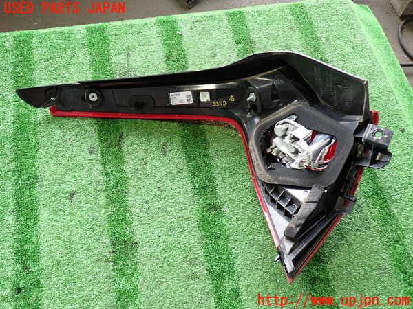 2UPJ-33781530]ボルボ・V60(FB4164T)右テールランプ 中古_m0004.jpg