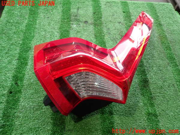 2UPJ-33781536]ボルボ・V60(FB4164T)左テールランプ 中古_m0001.jpg