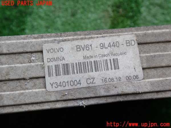 2UPJ-33782451]ボルボ・V60(FB4164T)インタークーラー1 中古_m0002.jpg