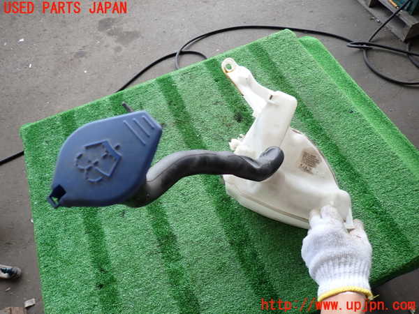 2UPJ-33786791]ボルボ・V60(FB4164T)ウォッシャータンク1 中古_m0001.jpg