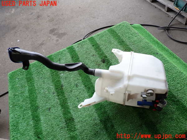 2UPJ-33786791]ボルボ・V60(FB4164T)ウォッシャータンク1 中古_m0003.jpg