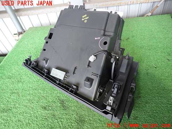 2UPJ-33787516]ボルボ・V60(FB4164T)グローブボックス1 中古_m0005.jpg