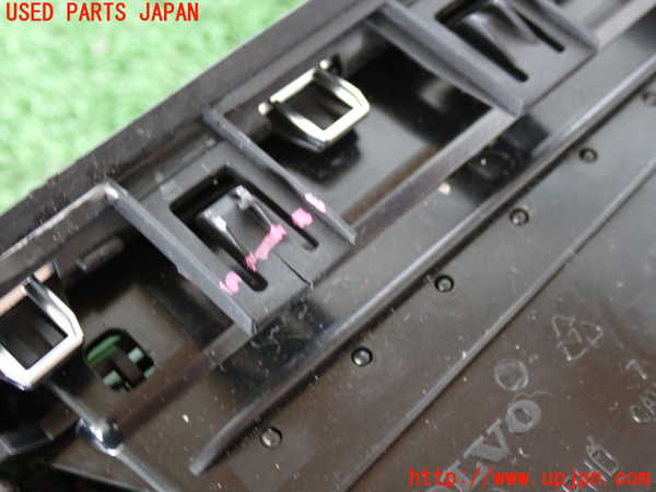 2UPJ-33787526]ボルボ・V60(FB4164T)エアコン吹き出し口1 (真中) 中古_m0002.jpg