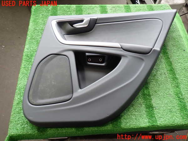 2UPJ-33781294]ボルボ・V60(FB4164T)右後ドア内張り 中古_m0001.jpg