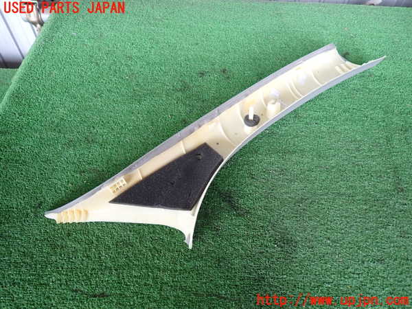 2UPJ-33787660]ボルボ・V60(FB4164T)左フロントピラートリム 中古_m0004.jpg