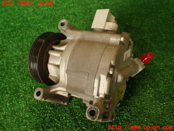2UPJ-33816025]アバルト・595(312142)エアコンコンプレッサー 中古_m0002.jpg