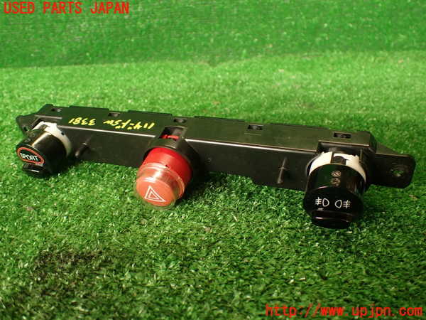 2UPJ-33816290]アバルト・595(312142)ハザードスイッチ 中古_m0001.jpg