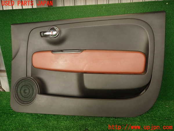 2UPJ-33811234]アバルト・595(312142)右前ドア内張り 中古_m0001.jpg