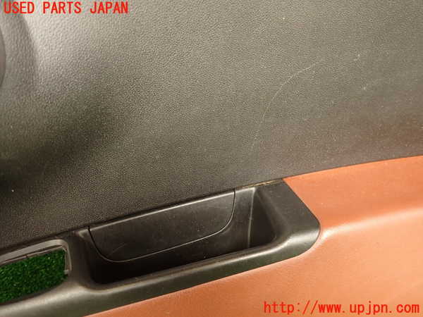 2UPJ-33811234]アバルト・595(312142)右前ドア内張り 中古_m0002.jpg