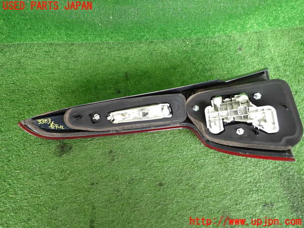 2UPJ-33831530]ボルボ・V50(MB4204S)右テールランプ 中古_m0003.jpg
