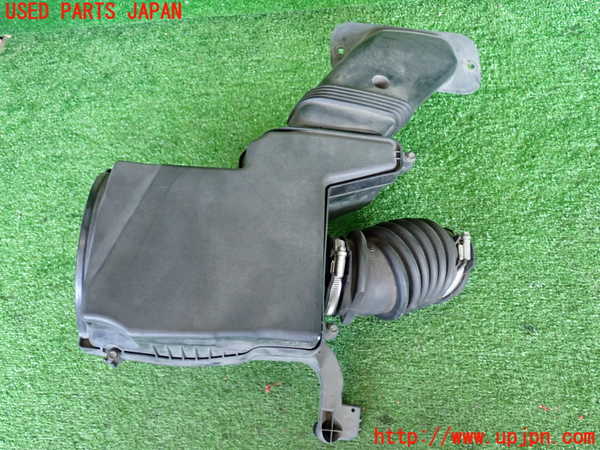 2UPJ-33832560]ボルボ・V50(MB4204S)エアクリーナーボックス 中古_m0001.jpg