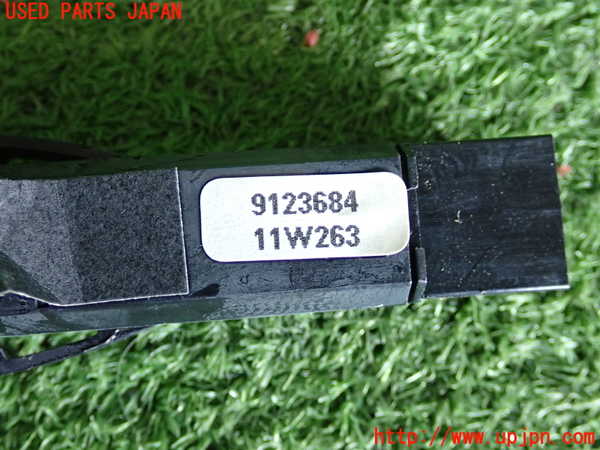 2UPJ-33836290]ボルボ・V50(MB4204S)ハザードスイッチ 中古_m0003.jpg