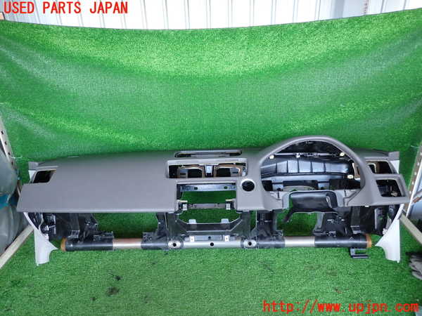 2UPJ-33837505]ボルボ・V50(MB4204S)ダッシュボード 中古_m0001.jpg