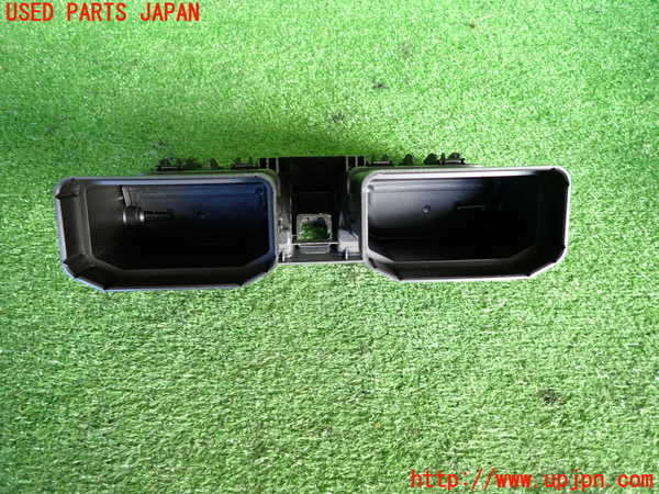 2UPJ-33837528]ボルボ・V50(MB4204S)エアコン吹き出し口3 (真中) 中古_m0003.jpg