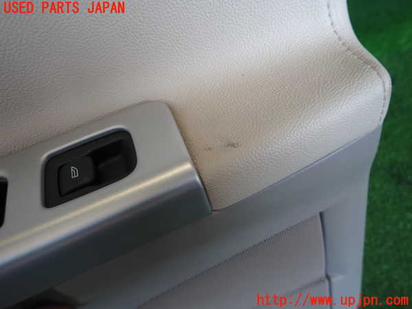 2UPJ-33831324]ボルボ・V50(MB4204S)左後ドア内張り 中古_m0004.jpg