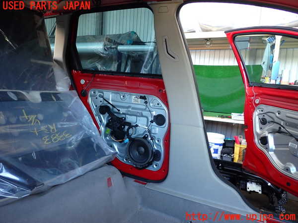 2UPJ-33837670]ボルボ・V50(MB4204S)左センターピラートリム 中古_m0001.jpg