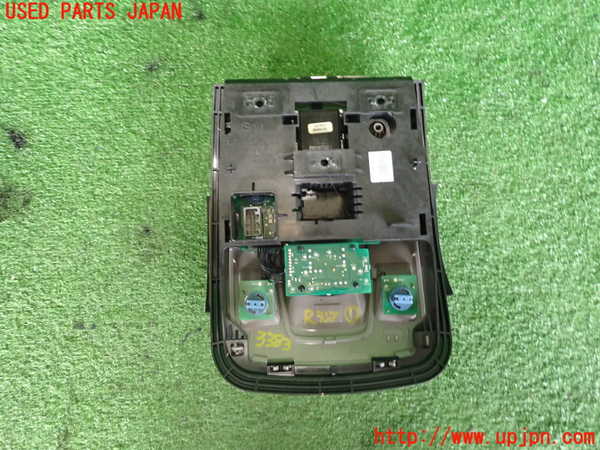 2UPJ-33836411]ボルボ・V50(MB4204S)ルームランプ1 (1列目真中) 中古_m0002.jpg