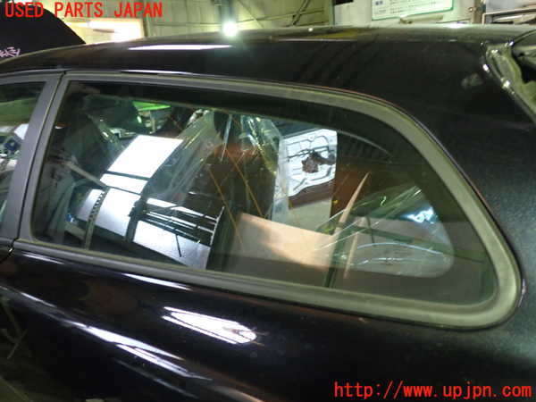 1UPJ-33841382]ボルボ・C30(MB4204S)左クォーターガラス 中古_m0001.jpg