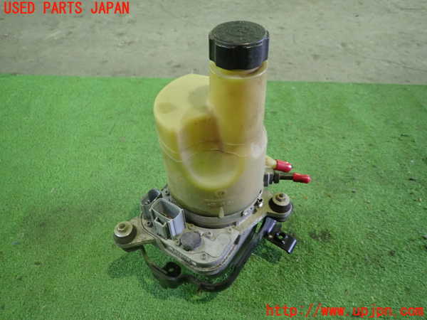 1UPJ-33844250]ボルボ・C30(MB4204S)パワステポンプ 中古_m0001.jpg