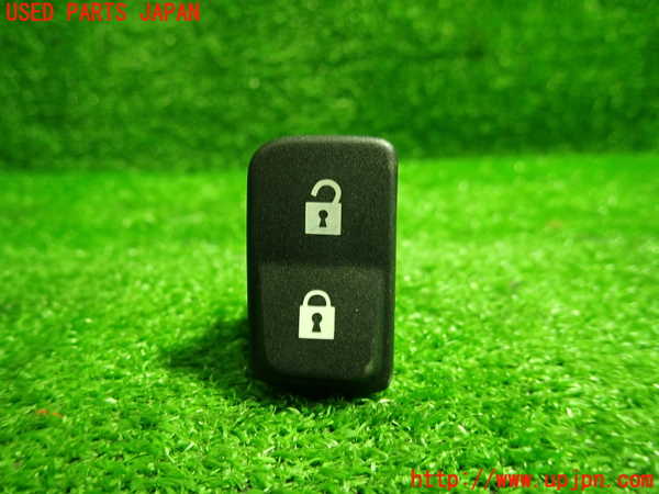 1UPJ-33846306]ボルボ・C30(MB4204S)スイッチ1 ドアロック 中古_m0001.jpg