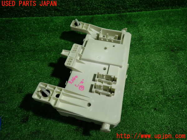 1UPJ-33846742]ボルボ・C30(MB4204S)ヒューズボックス2 中古_m0003.jpg