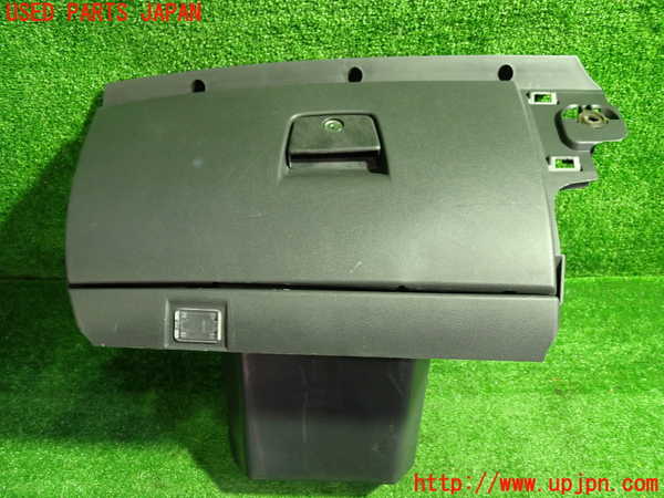 1UPJ-33847516]ボルボ・C30(MB4204S)グローブボックス1 中古_m0001.jpg