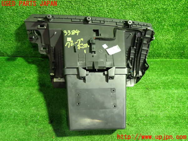 1UPJ-33847516]ボルボ・C30(MB4204S)グローブボックス1 中古_m0004.jpg