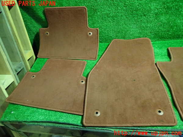 1UPJ-33847800]ボルボ・C30(MB4204S)フロアマット 中古_m0003.jpg