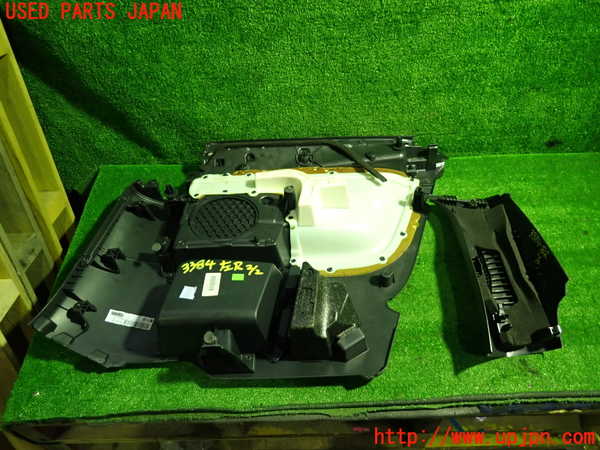 1UPJ-33847680]ボルボ・C30(MB4204S)左リアピラートリム 中古_m0004.jpg