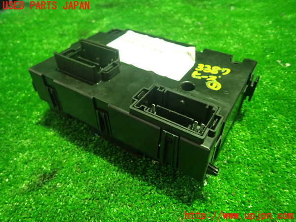 5UPJ-33876741]ジープ・レネゲード(BV13PM)ヒューズボックス1 中古_m0003.jpg