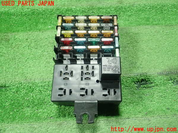 1UPJ-33906742]マセラティ・3200GT(338)ヒューズボックス2  【左ハンドル】 中古_m0001.jpg