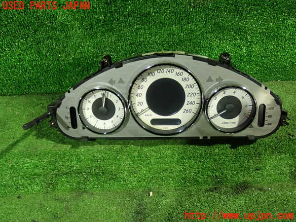1UPJ-33936170]ベンツ CLS350 C219(219356C)スピードメーター 中古_m0001.jpg