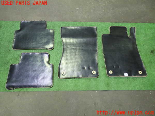 1UPJ-33937800]ベンツ CLS350 C219(219356C)フロアマット 中古_m0004.jpg