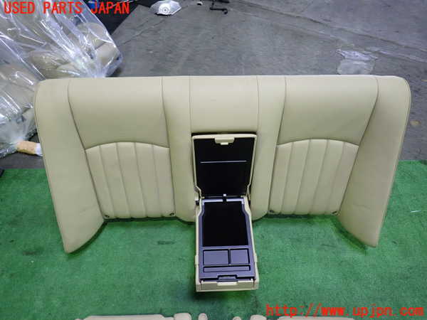 1UPJ-33937385]ベンツ CLS350 C219(219356C)リアシート 中古_m0002.jpg