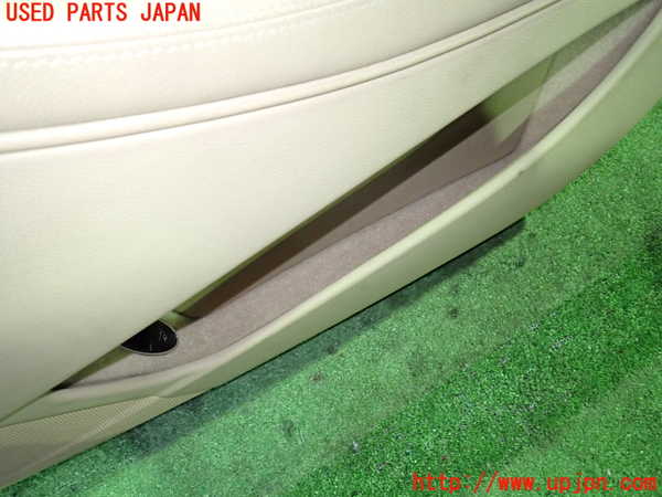 1UPJ-33931234]ベンツ CLS350 C219(219356C)右前ドア内張り 中古_m0003.jpg