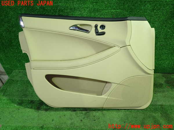1UPJ-33931264]ベンツ CLS350 C219(219356C)左前ドア内張り 中古_m0001.jpg