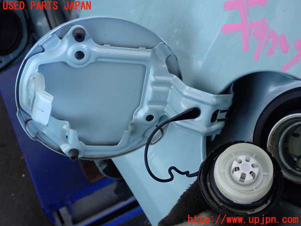 2UPJ-33951690]プリウス(ZVW30)フューエルリッド 中古_m0002.jpg