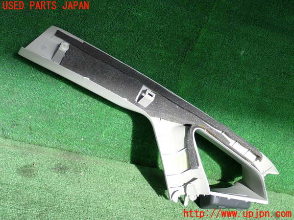 2UPJ-33957655]プリウス(ZVW30)右フロントピラートリム 中古_m0003.jpg