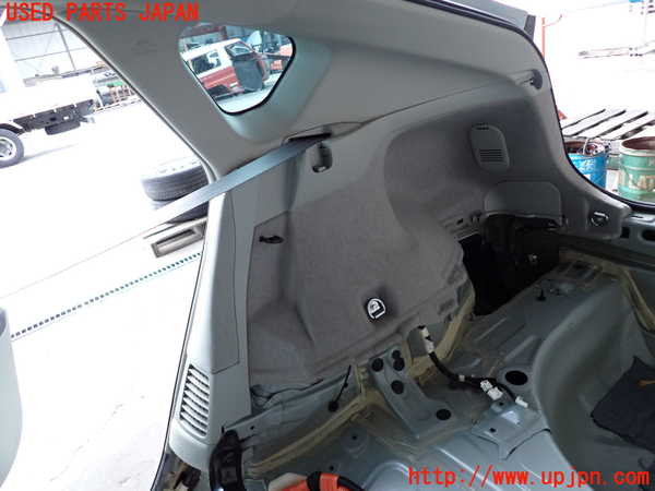 2UPJ-33957675]プリウス(ZVW30)右リアピラートリム 中古_m0001.jpg