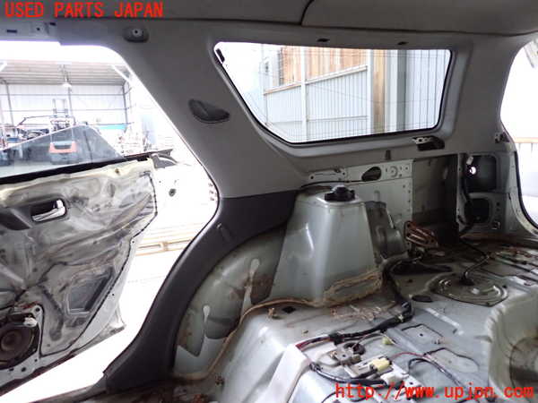 2UPJ-33967675]ステージア(WGC34)右リアピラートリム 中古_m0001.jpg