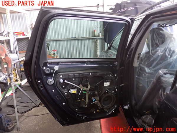 2UPJ-33971320]ボルボ・V70(BB420W)左後ドア 中古(43R-001090 M546)_m0004.jpg