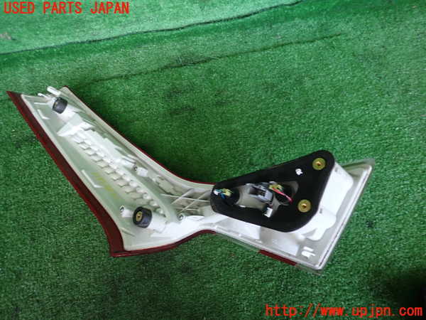 2UPJ-33971550]ボルボ・V70(BB420W)右リアフィニッシャー 中古_m0003.jpg