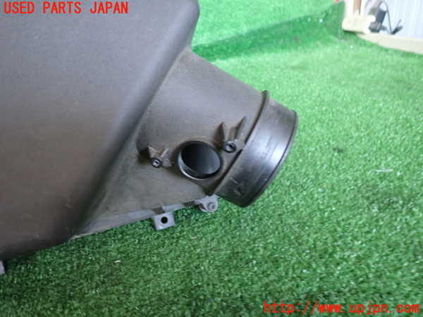 2UPJ-33972560]ボルボ・V70(BB420W)エアクリーナーボックス 中古_m0002.jpg