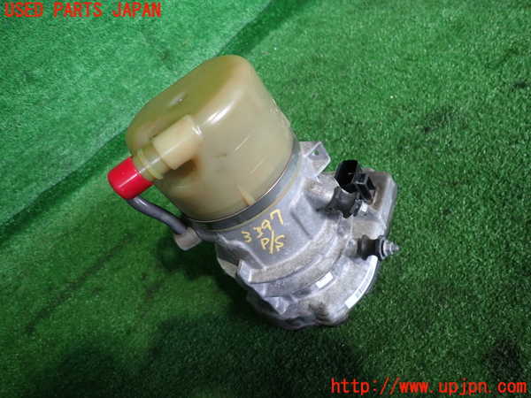 2UPJ-33974250]ボルボ・V70(BB420W)パワステポンプ 中古_m0001.jpg