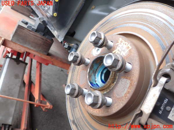 2UPJ-33974290]ボルボ・V70(BB420W)右フロントナックルハブ 中古_m0002.jpg