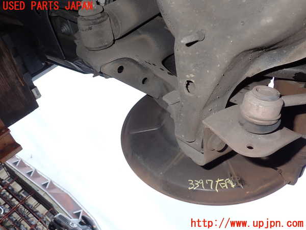 2UPJ-33974300]ボルボ・V70(BB420W)右リアナックルハブ 中古_m0001.jpg